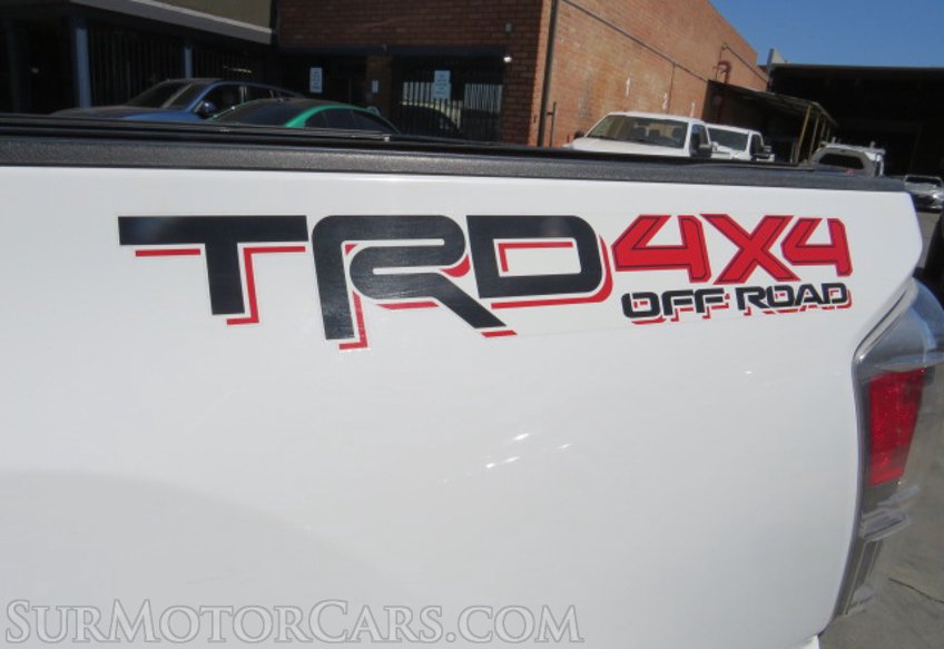 2020 Toyota Tacoma 4WD - Image 17