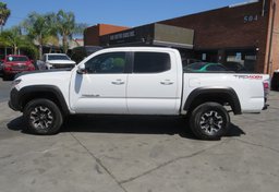 2020 Toyota Tacoma 4WD - Image 5