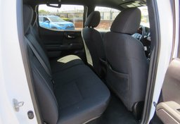 2020 Toyota Tacoma 4WD - Image 30