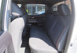 2020 Toyota Tacoma 4WD - Image 29