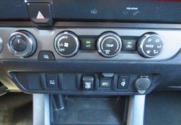 2020 Toyota Tacoma 4WD - Image 35