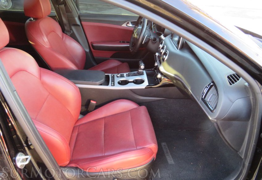 2019 Kia Stinger - Image 23