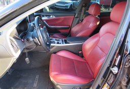 2019 Kia Stinger - Image 22