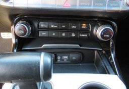 2019 Kia Stinger - Image 43