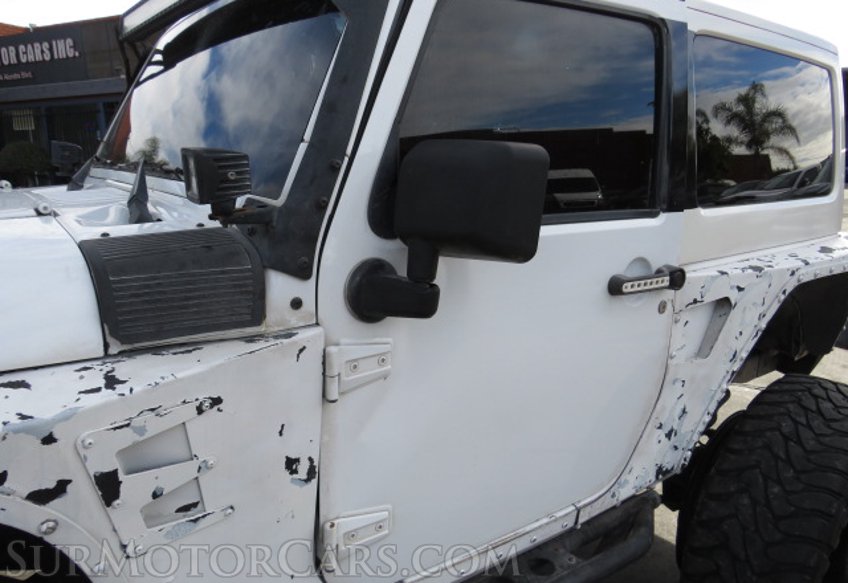 2011 Jeep Wrangler - Image 19