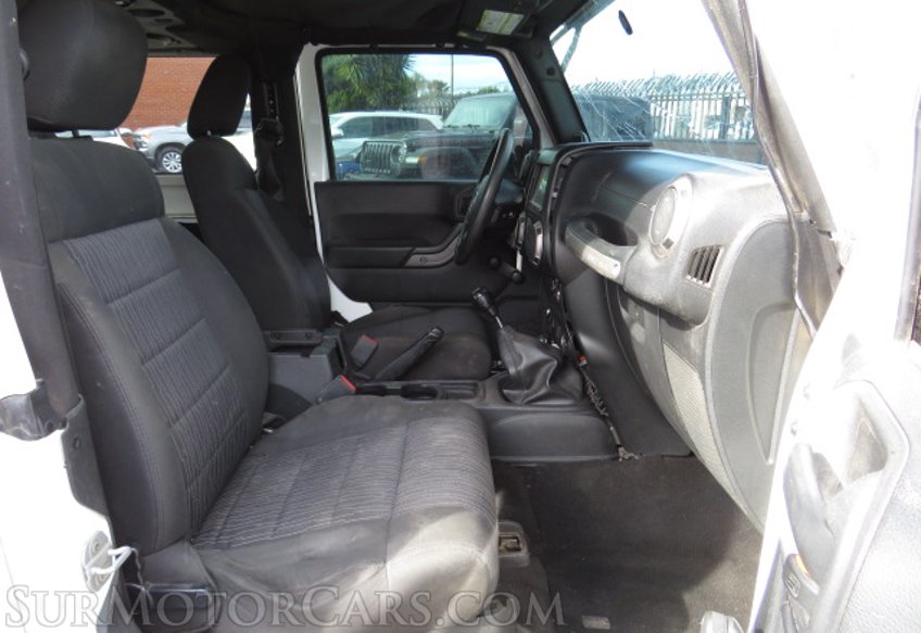 2011 Jeep Wrangler - Image 23