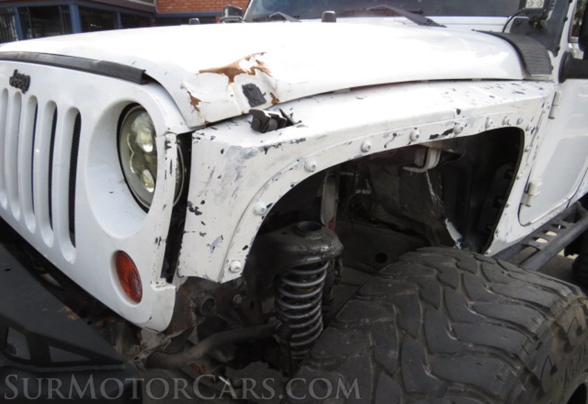 2011 Jeep Wrangler - Image 17