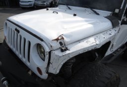 2011 Jeep Wrangler - Image 16