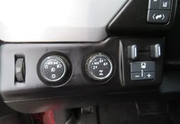 2015 GMC Yukon - Image 38