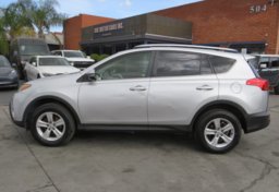 2014 Toyota RAV4 - Image 6