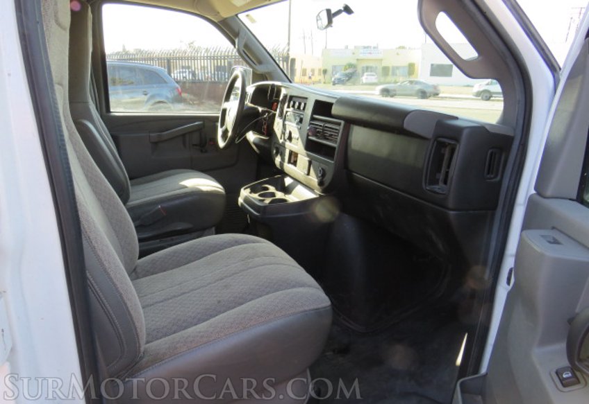 2016 GMC Savana Cargo Van - Image 23