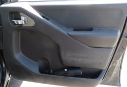 2017 Nissan Frontier - Image 37
