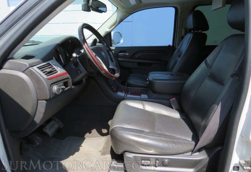2012 Cadillac Escalade ESV - Image 32