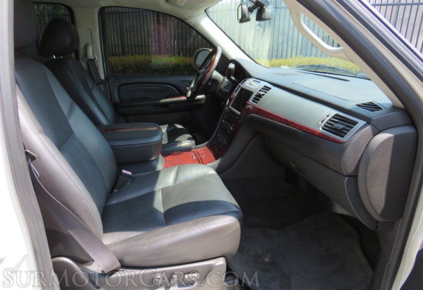 2012 Cadillac Escalade ESV - Image 33