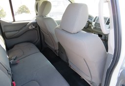 2019 Nissan Frontier - Image 28