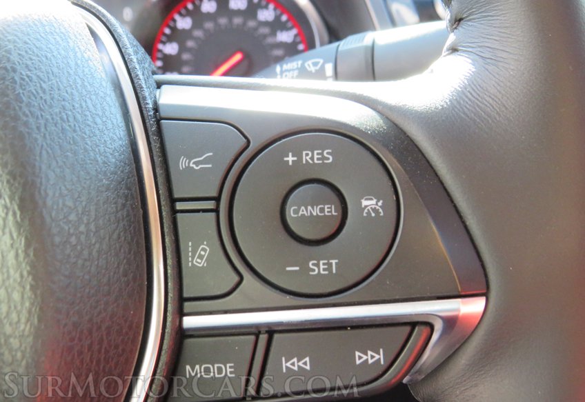 2020 Toyota Camry - Image 31