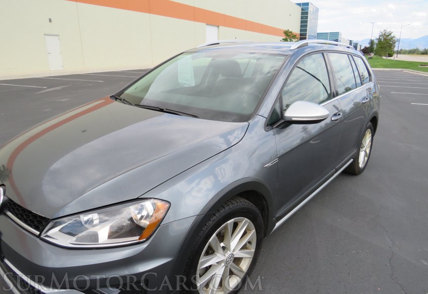 2017 Volkswagen Golf Alltrack - Image 17