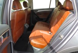 2017 Volkswagen Golf Alltrack - Image 34