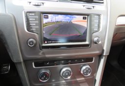 2017 Volkswagen Golf Alltrack - Image 40