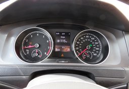 2017 Volkswagen Golf Alltrack - Image 38