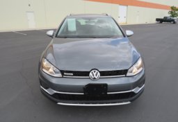 2017 Volkswagen Golf Alltrack - Image 12