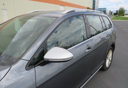 2017 Volkswagen Golf Alltrack - Image 18