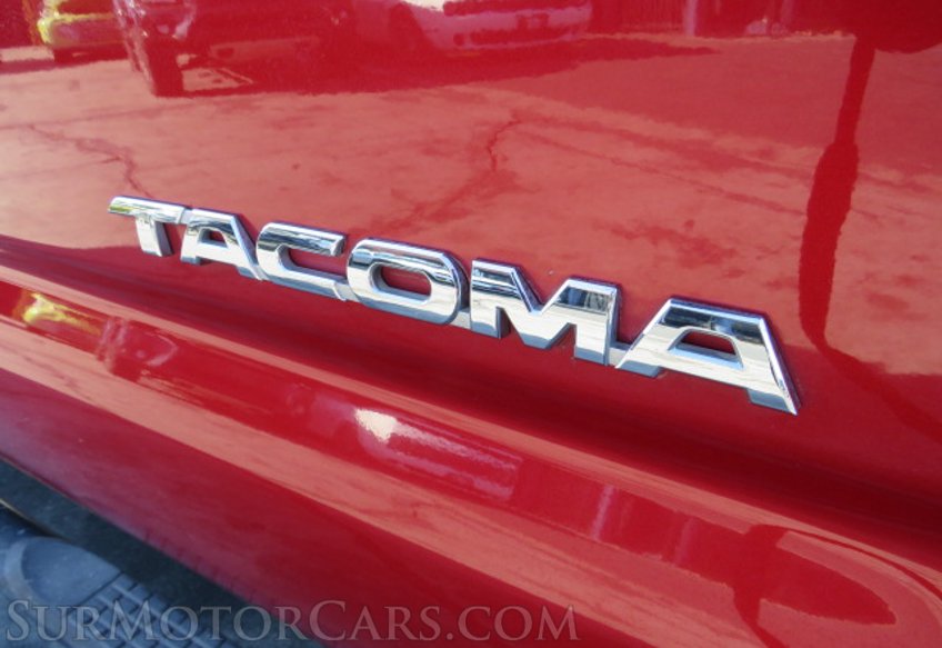 2015 Toyota Tacoma - Image 16
