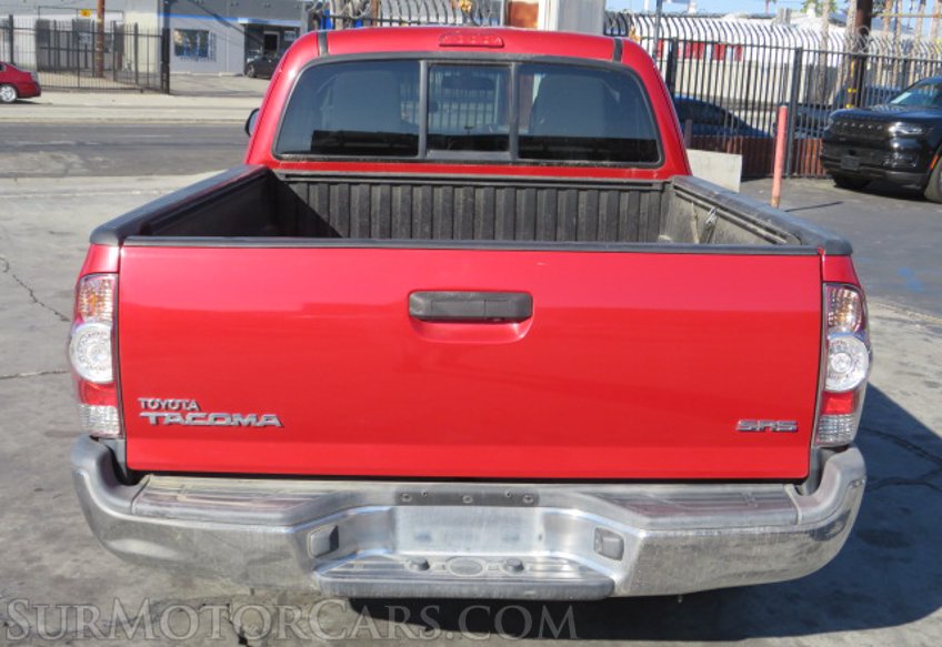 2015 Toyota Tacoma - Image 12