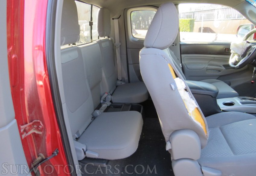 2015 Toyota Tacoma - Image 29