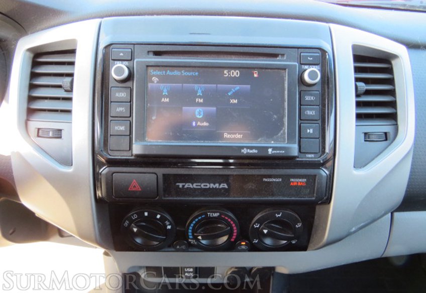 2015 Toyota Tacoma - Image 32