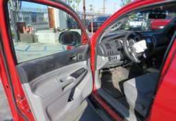 2015 Toyota Tacoma - Image 20