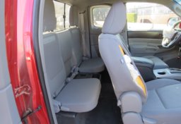 2015 Toyota Tacoma - Image 29