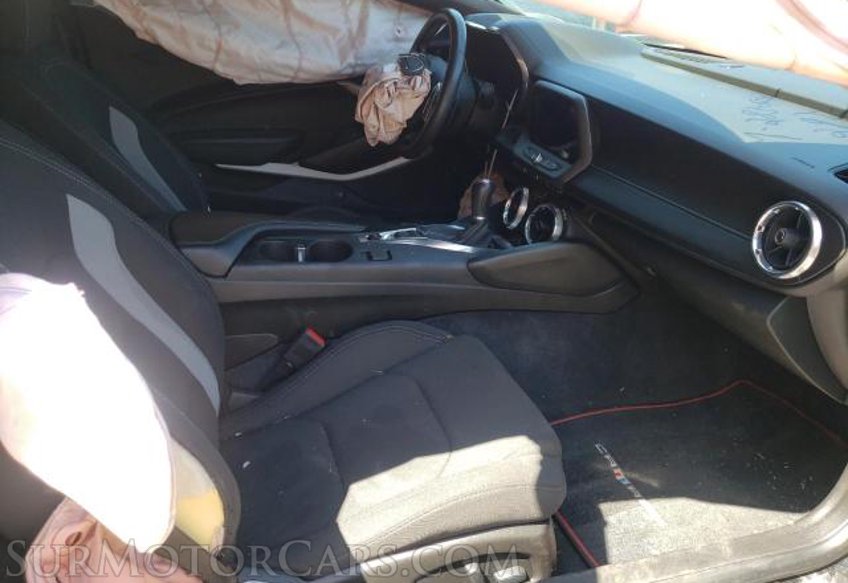 2018 Chevrolet Camaro - Image 5