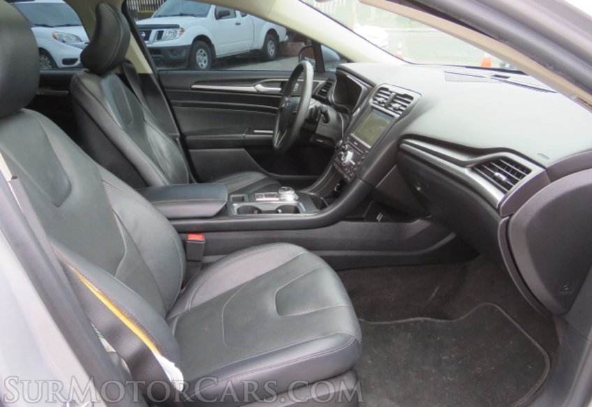 2019 Ford Fusion - Image 25