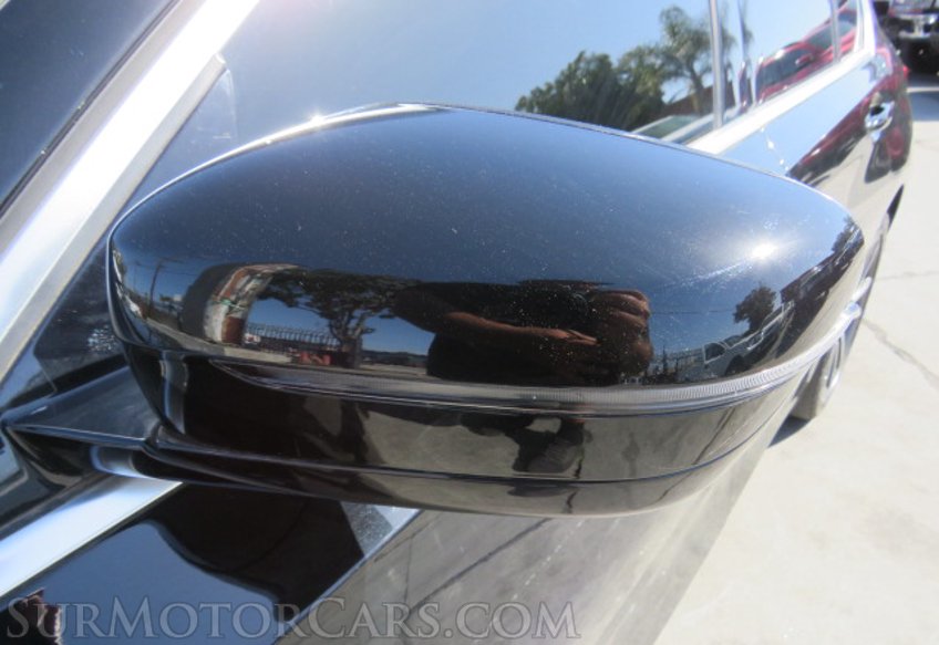 2021 BMW 3 Series - Image 18