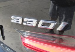 2021 BMW 3 Series - Image 17