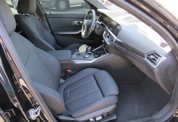 2021 BMW 3 Series - Image 23