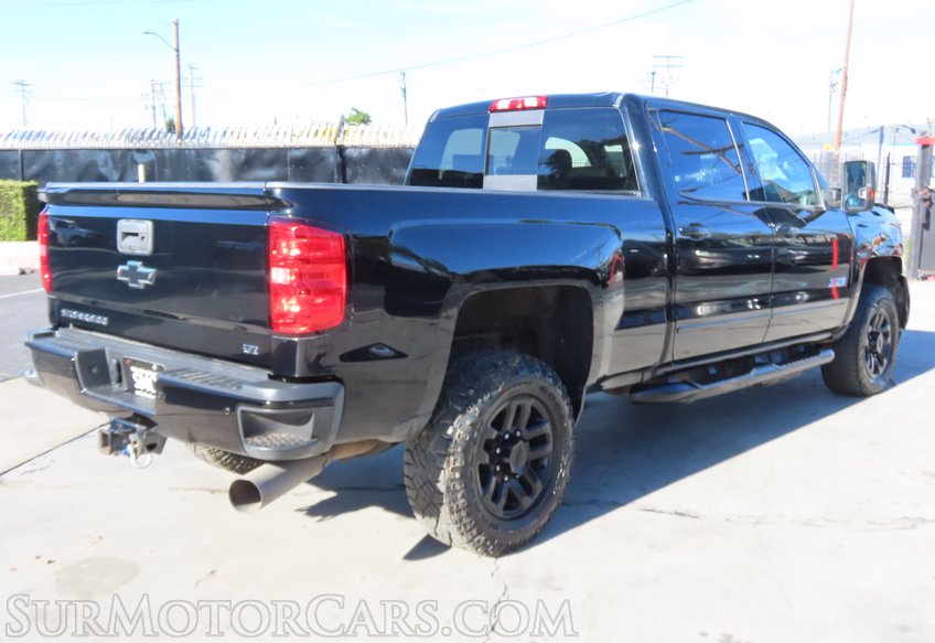 2017 Chevrolet Silverado 2500HD 4x4 LTZ - Image 9