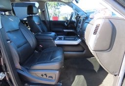 2017 Chevrolet Silverado 2500HD 4x4 LTZ - Image 22