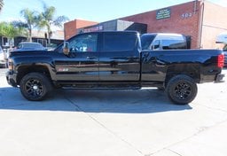 2017 Chevrolet Silverado 2500HD 4x4 LTZ - Image 5