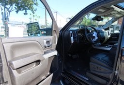 2017 Chevrolet Silverado 2500HD 4x4 LTZ - Image 21