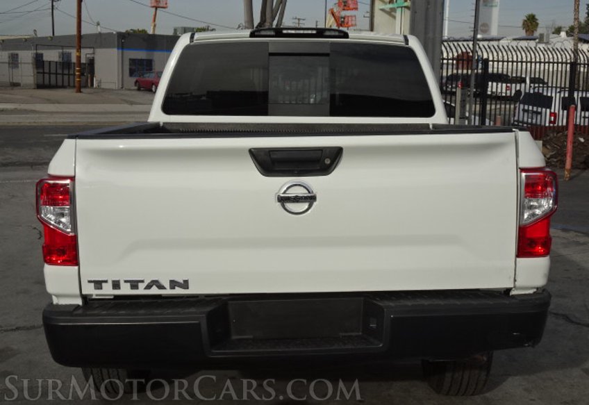 2019 Nissan Titan - Image 11