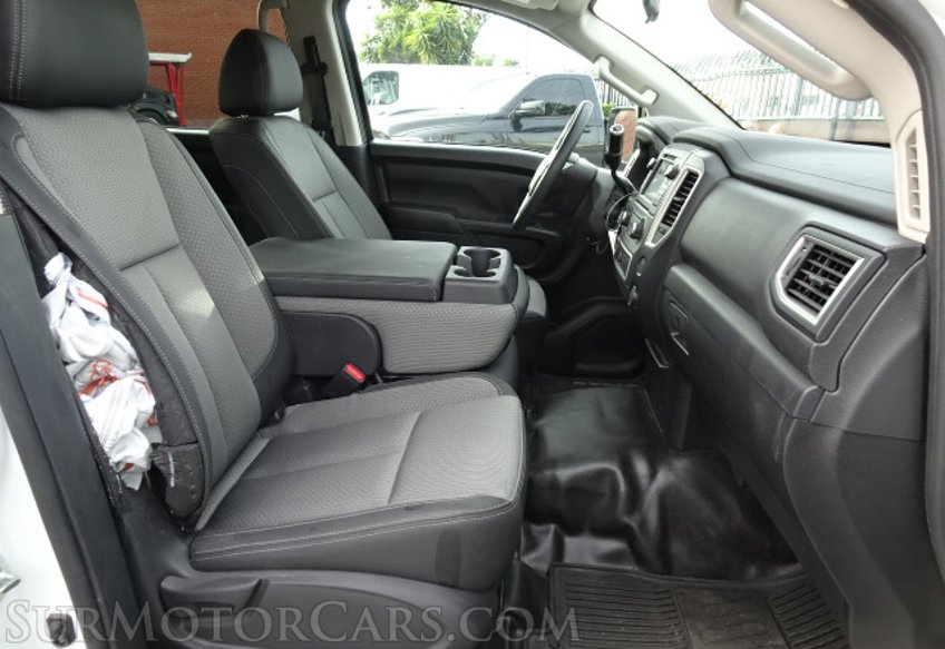 2019 Nissan Titan - Image 22