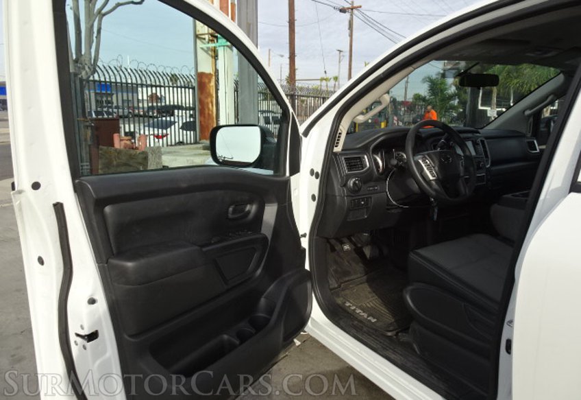 2019 Nissan Titan - Image 19