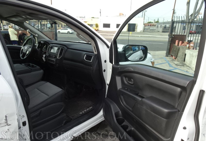 2019 Nissan Titan - Image 20