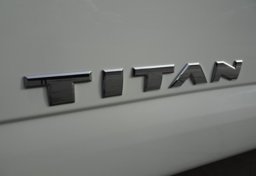 2019 Nissan Titan - Image 18