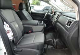 2019 Nissan Titan - Image 22