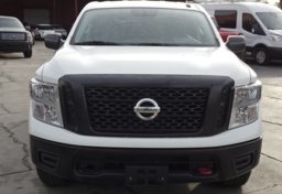 2019 Nissan Titan - Image 14