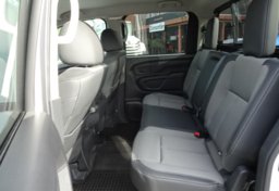 2019 Nissan Titan - Image 30