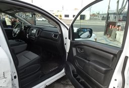 2019 Nissan Titan - Image 20